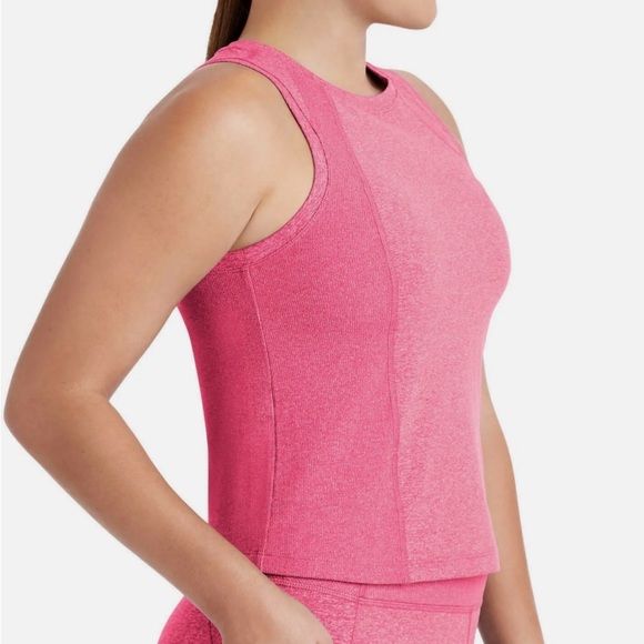 Members mark OUTFIT - Picture 3 of 8